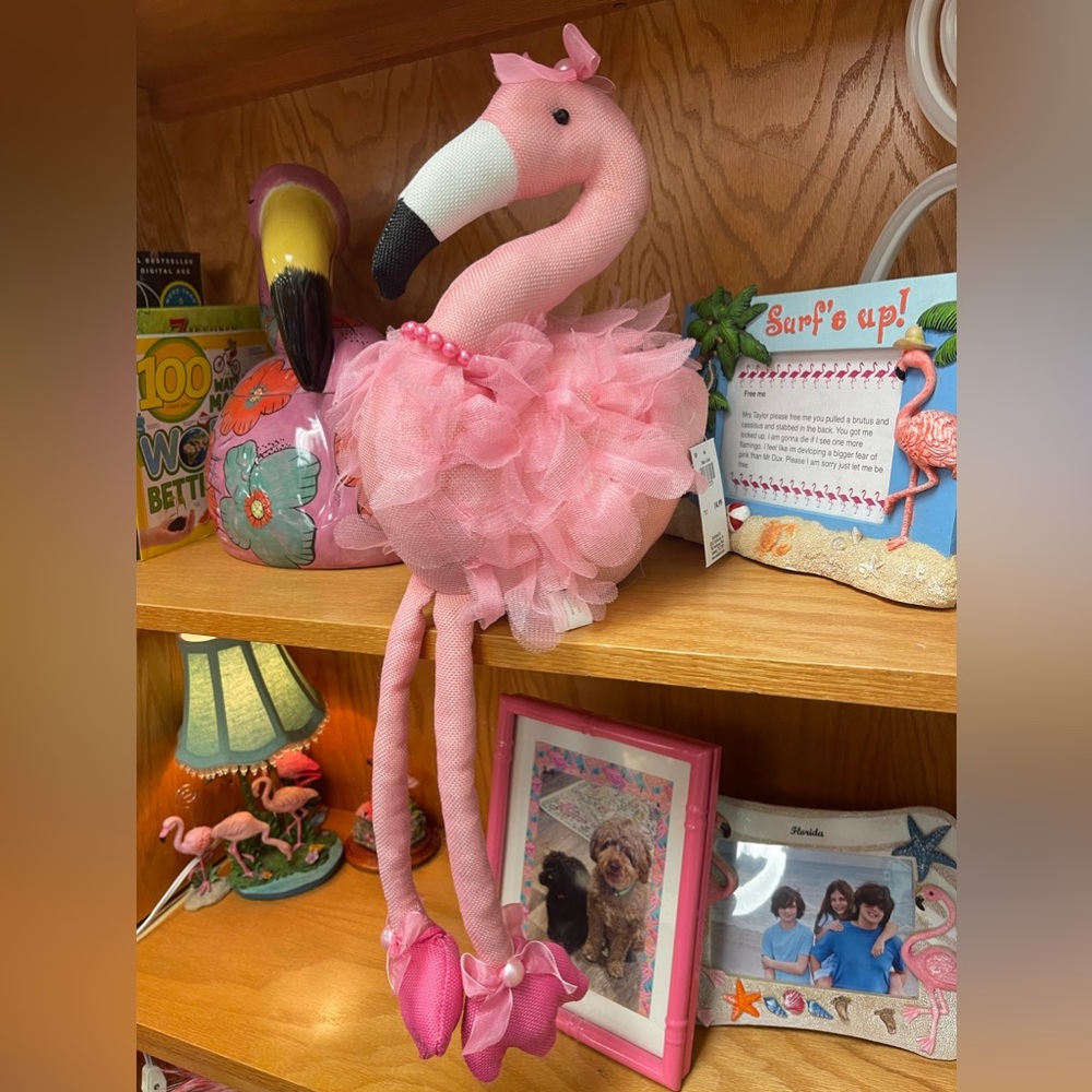 Flamingo Shelf Sitter
